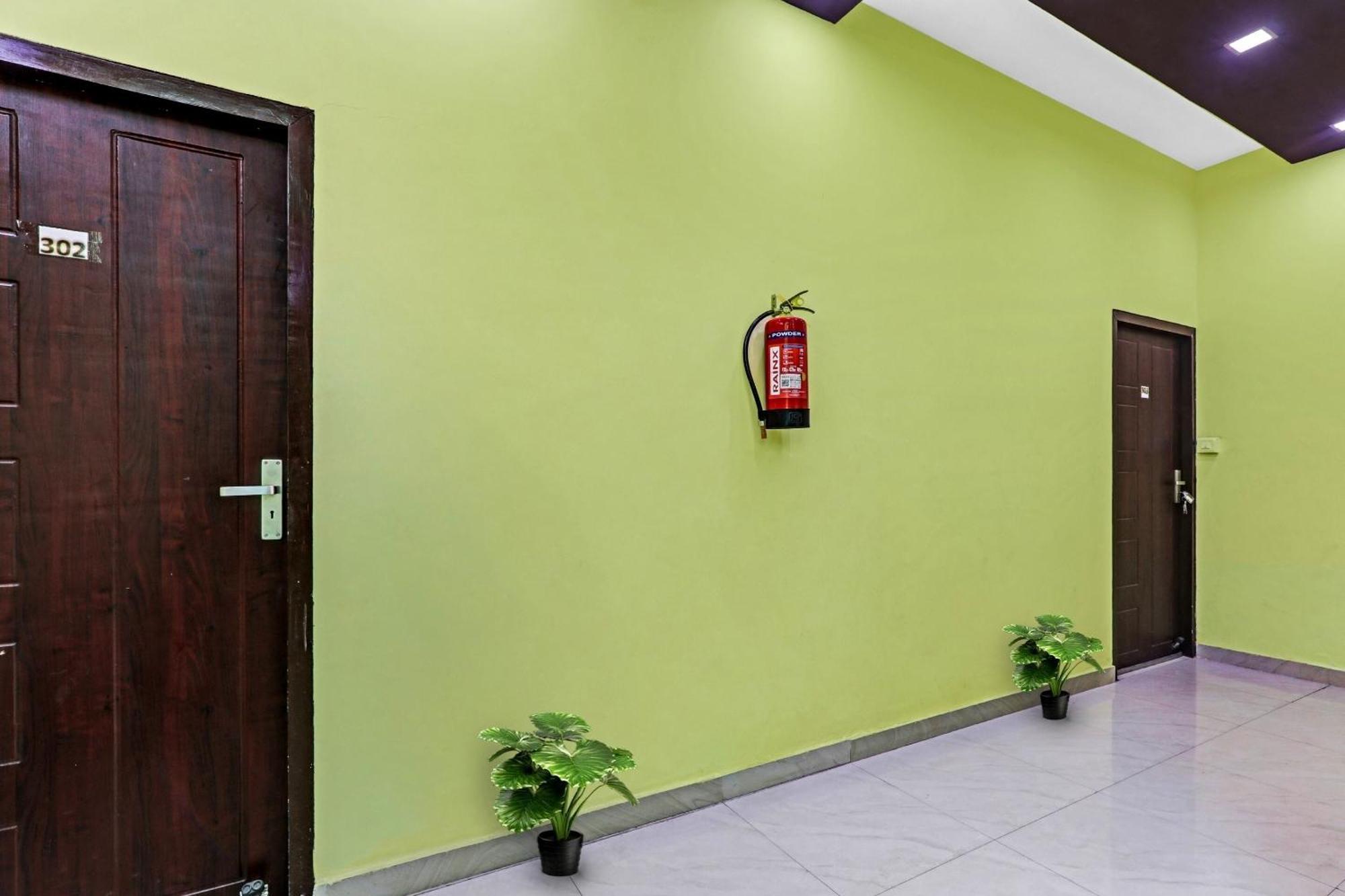 Hotel Capital O 88691 Phenix Elite Lucknow Exterior foto